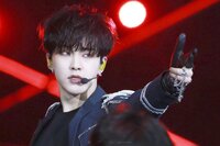 ホシくんが開けているピアスの位置と数を教えてください Seven Yahoo 知恵袋