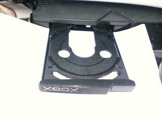 初代XBOXが、電源ボタンが反応しない故障しました、電源コードを繋ぐと