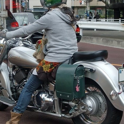 バイク用のサイドバッグの取り付けについて質問です。SR400、サイド