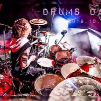 Oneokrockのtomoyaが使用しているタムやバスドラ Yahoo 知恵袋