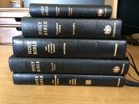 おすすめの英語訳聖書を教えてください Nrsv 新改定標 Yahoo 知恵袋