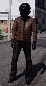 バイクに乗るときのレザーパンツのコーディネートについて レザーパンツをは Yahoo 知恵袋