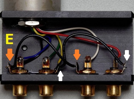 ortofonのT-20というmc昇圧トランスを購入しましたがアースの接続口