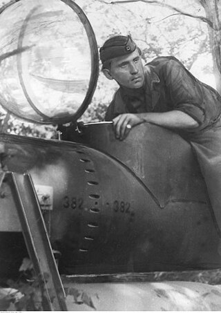 かつて 帝国海軍は 神風特攻隊による体当たり攻撃がありましたが 同じ枢 Yahoo 知恵袋