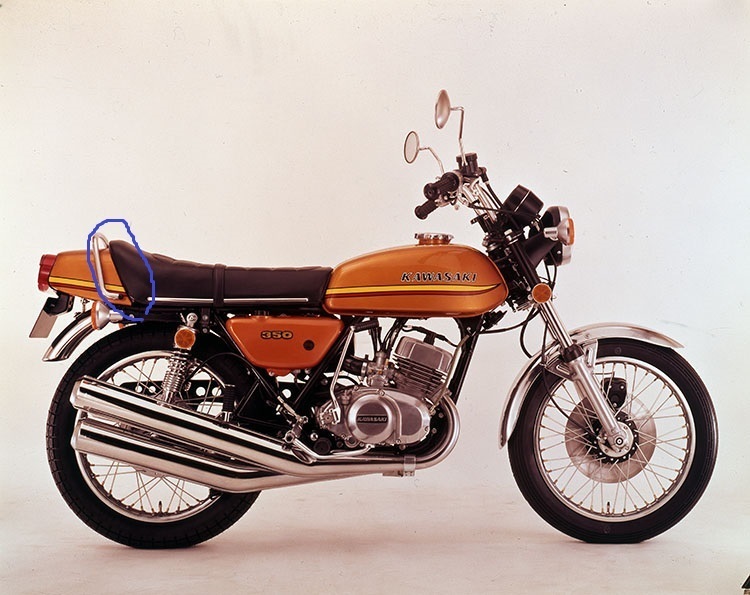 モ*ク様 kh250／マッハ250ss 純正シート 250/400SS【マッハ】後期 タックロール | カスタムシートの