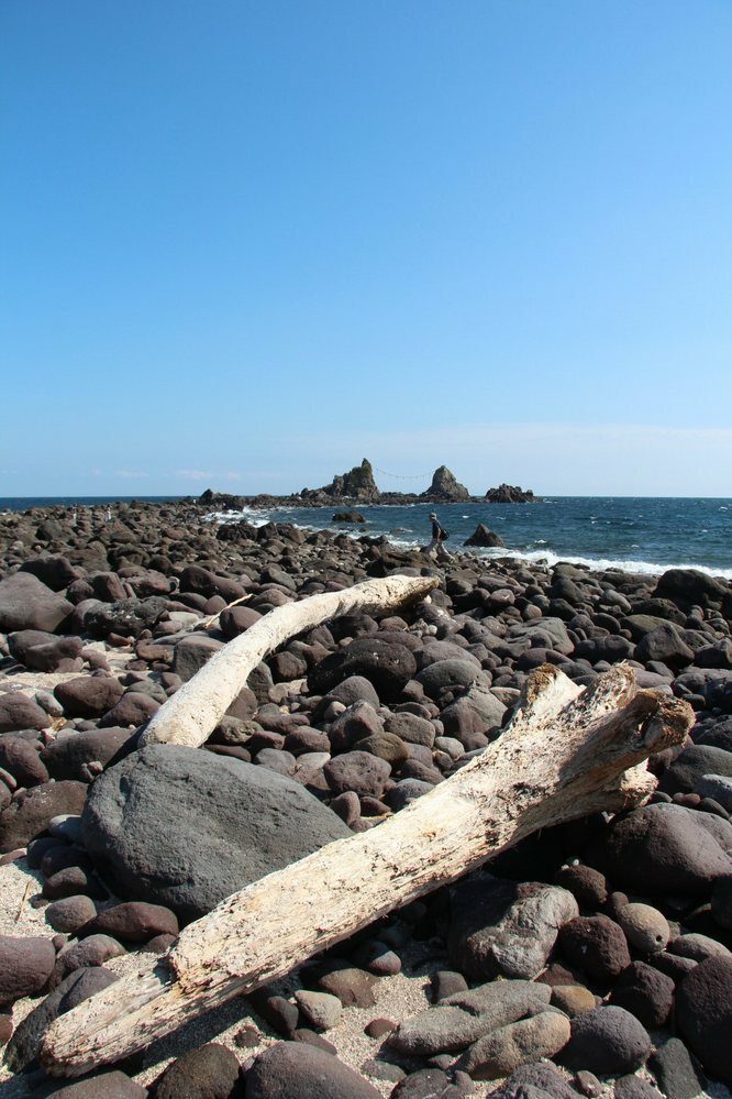 神奈川県内の海で流木が拾えるところはどこですか 江ノ島や 小田 Yahoo 知恵袋