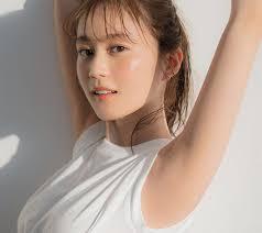 血管の浮きでた爆乳 血管見えますよね？ - 生田絵梨花じゃｎ！ - Yahoo!知恵袋