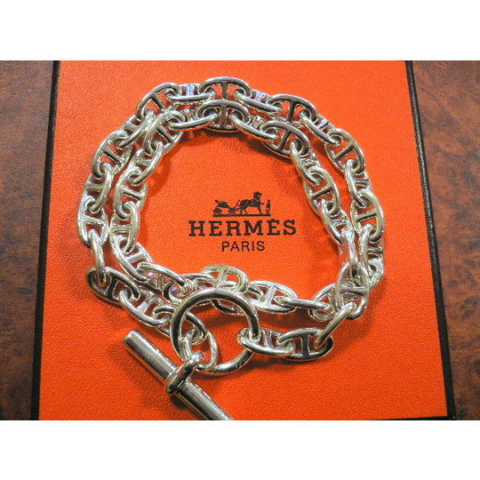 RADWIMPS野田洋次郎 - このチェーンみたいなネックレスがどこのブラ