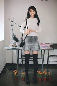 ミニスカ生足ニーソって男ウケいいですか 良いと思います Yahoo 知恵袋