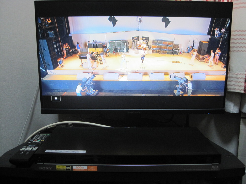 募集終了】PS4、ブラビア32型テレビ、テレビ台の3点セット