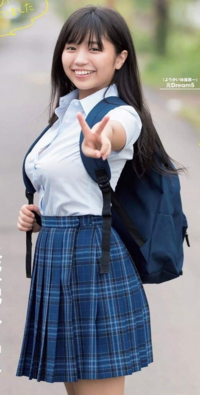 写真浅川梨奈さん ブレザーの制服が似合うと思うグラドル ベス Yahoo 知恵袋