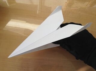 紙飛行機を頑張って作っています ウィングレットについて質問です Yahoo 知恵袋
