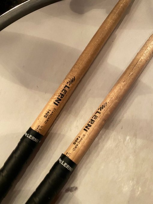 kinggnuの勢喜遊さんが使用してるドラムスティックはどこのです