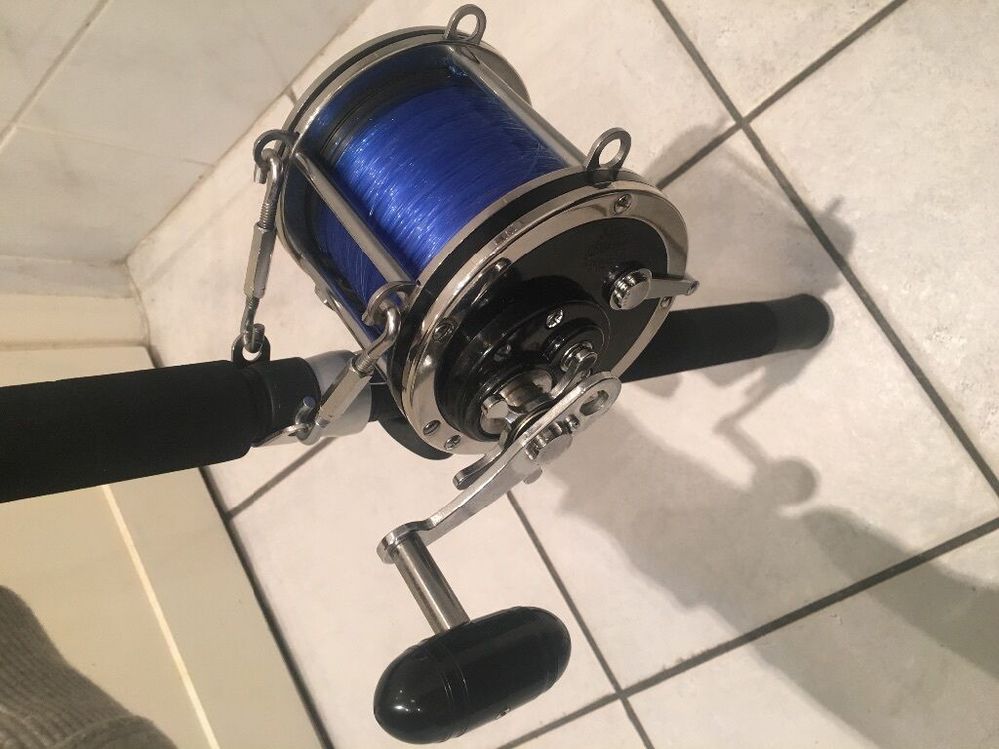 釣りpennセネター9/0を買った初心者です左の金具(リールから取り外