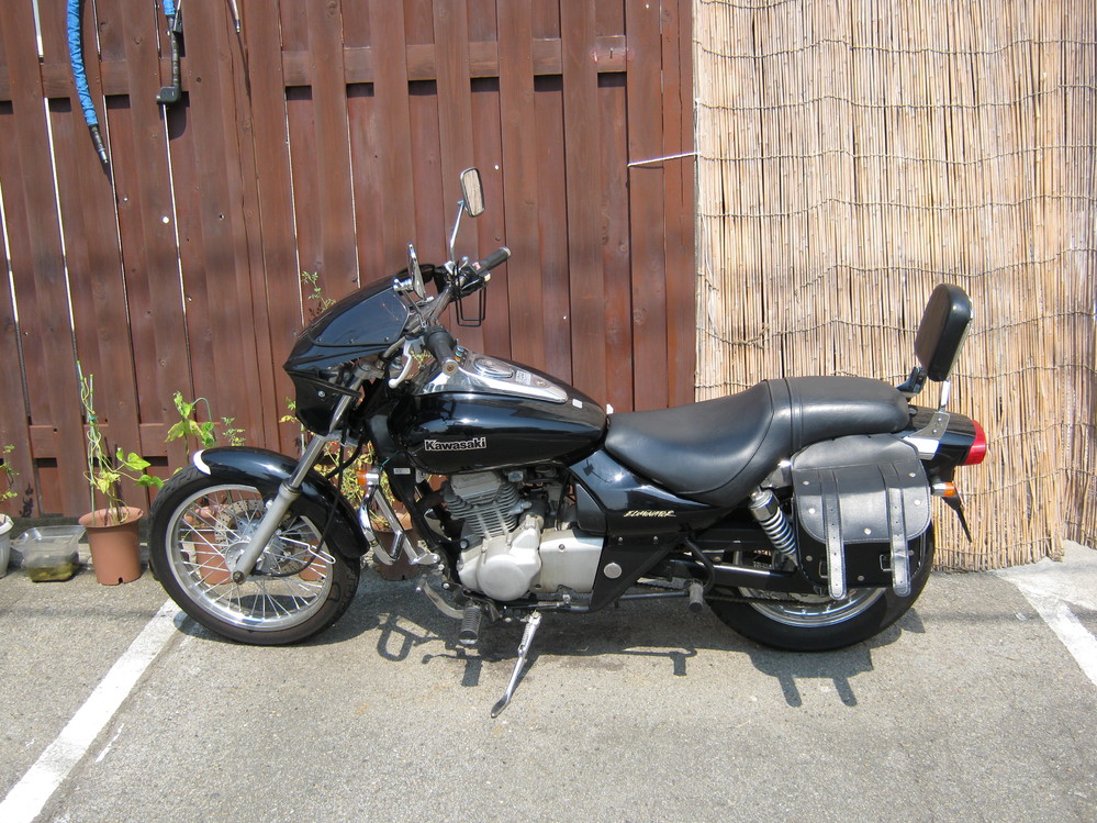 エリミネーター125 A1初期型 エリミネーター125初期型に乗っている方に質問 - こんにちは