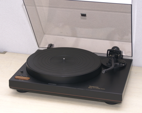 TechnicsのSL-01というターンテーブルを修理しようと思い、基板を確