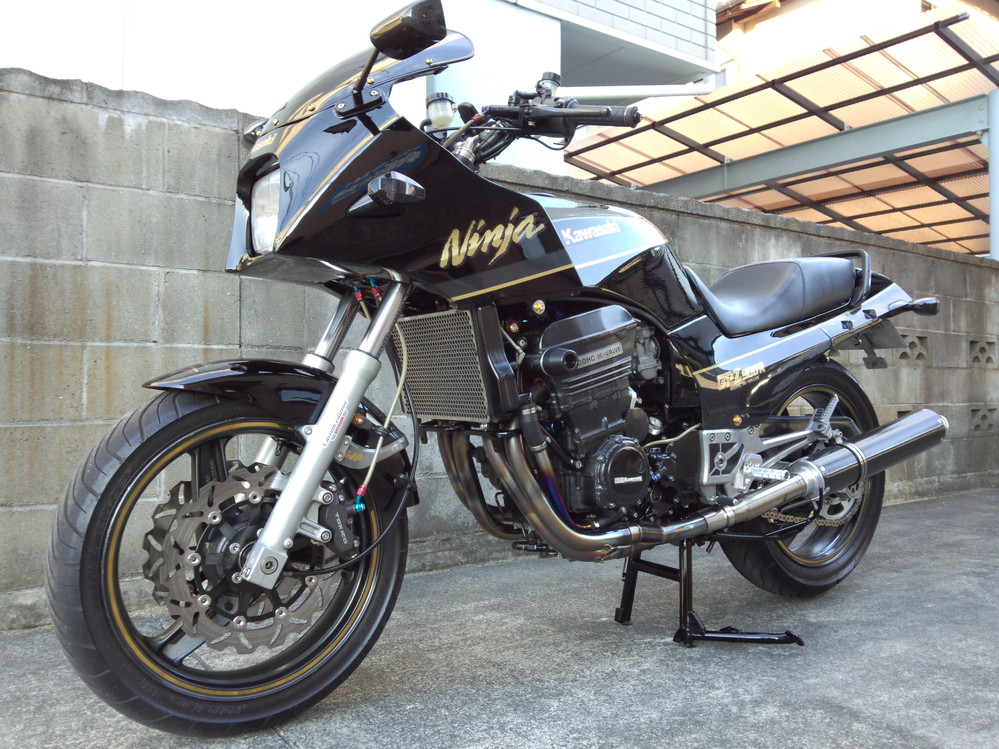GPZ900RA10にZRX400のフロントホイール17x3.5に付けよ - Yahoo!知恵袋