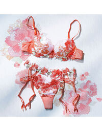 高校生がサルートを着けたらおばさんくさいでしょうか 高校３年生の女子です Yahoo 知恵袋