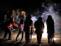 一眼レフのカメラについて 夜 市販の線香花火や手持ちの普通の花火をを撮り Yahoo 知恵袋