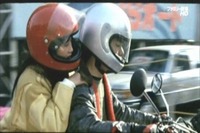 昔の映画でラストシーンがバイクに2人乗りでお兄ちゃんと叫びながら交差点に Yahoo 知恵袋