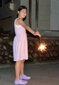 一眼レフのカメラについて 夜 市販の線香花火や手持ちの普通の花火をを撮り Yahoo 知恵袋