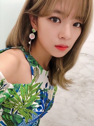 Twiceについてです 私は先日友人にtwiceをおすすめされtwice Yahoo 知恵袋