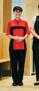 マクドナルドの女性の店員で脇が黒くてそれ以外赤色のポロシャツ着た Yahoo 知恵袋