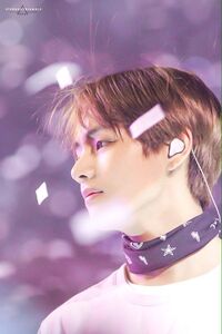 キムテヒョンはどうしてあんなにイケメンなんですか テテの顔を見るたびに Yahoo 知恵袋