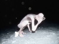 Scp096のシャイガイの写真を教えてください 座ってるなど Yahoo 知恵袋