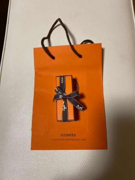 友人のお誕生日プレゼントのためにエルメスのオンラインショップでリ