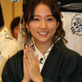 女優の木村文乃さん 笑うと目の周りやほっぺにキティちゃんのヒゲの Yahoo 知恵袋