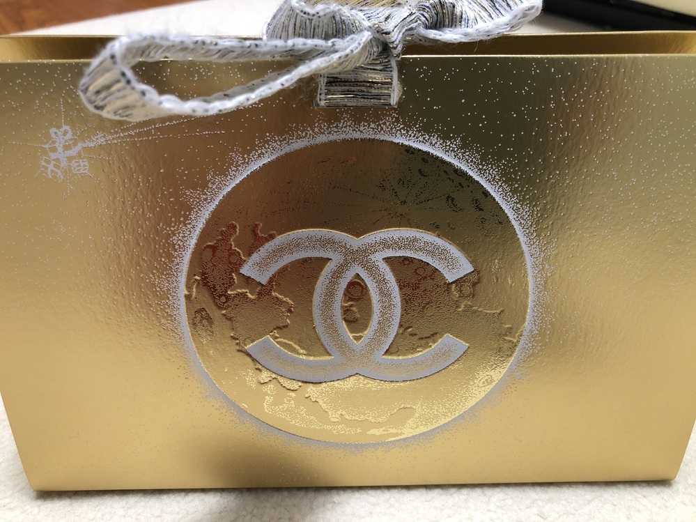 CHANELのオンラインでプレゼントするリップを買ったんですけど CHANELのオンラインでプレゼントするリップを買ったんですけど