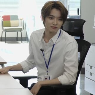 Nctのテヨンくんやjyjのジェジュンさんのお顔が好きなのですが 他に似 Yahoo 知恵袋