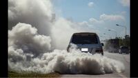 車のマフラーから白い煙がどの車よりも出てるんだけど大丈夫 Yahoo 知恵袋