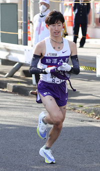 箱根駅伝で選手達が首とかに付けてる ほくろみたいな点々としたやつはなん Yahoo 知恵袋