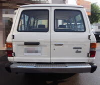 なぜ海外のバンて観音開きなのですか Yahoo 知恵袋