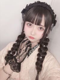 画像お借りします 量産型の方がよく使ってるこの写真の方がどなたかわかる Yahoo 知恵袋