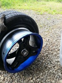 車のホイールのバランス調整新品タイヤを手組して後は空気入れるだけ Yahoo 知恵袋