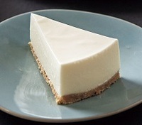 レアチーズケーキとベイクドチーズケーキどちらがお好きですか W ノ Yahoo 知恵袋