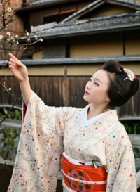 なぜ 眼鏡をかけた舞妓さんはいないのでしょうか 髷に眼鏡はそぐいません Yahoo 知恵袋