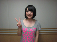 花澤香菜さんって何カップなんですか 貧乳という情報が多いのですが テレ Yahoo 知恵袋