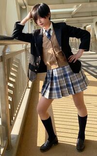 女子高生にズボンが増えて、スカートが減るのはさみしいね？ - 男の子