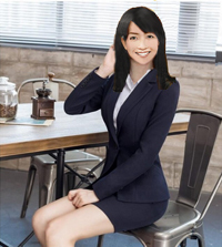 ミニスカを履いたら 椅子に座った時に丈が短くなりますか そ Yahoo 知恵袋