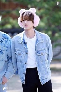 Btsのジンくんは何故あんなに可愛いのでしょうか 愛しくて愛しくてたまりませ Yahoo 知恵袋