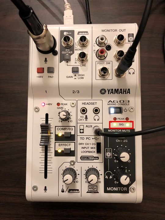 YAMAHAのAG03についてです。 - 写真のようにヘッドセットを二股 YAMAHAのAG03についてです。 - 写真のようにヘッドセットを二股