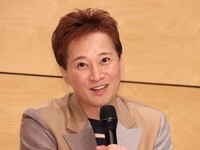 ジョジョの奇妙な冒険の 荒木飛呂彦先生と 俳優の田村正和さんどことなく Yahoo 知恵袋