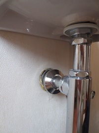 ヘーベルハウスで建てたのですが この開き扉のドアの隙間が気になります Yahoo 知恵袋