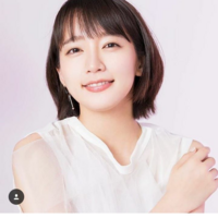 吉岡里帆ってパーソナルカラー何ですか こんにちはちゃんのパーソナルカ Yahoo 知恵袋