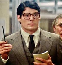 スーパーマンは人間の姿の時の名前はクラークケントで 職業はテレビレポータ Yahoo 知恵袋