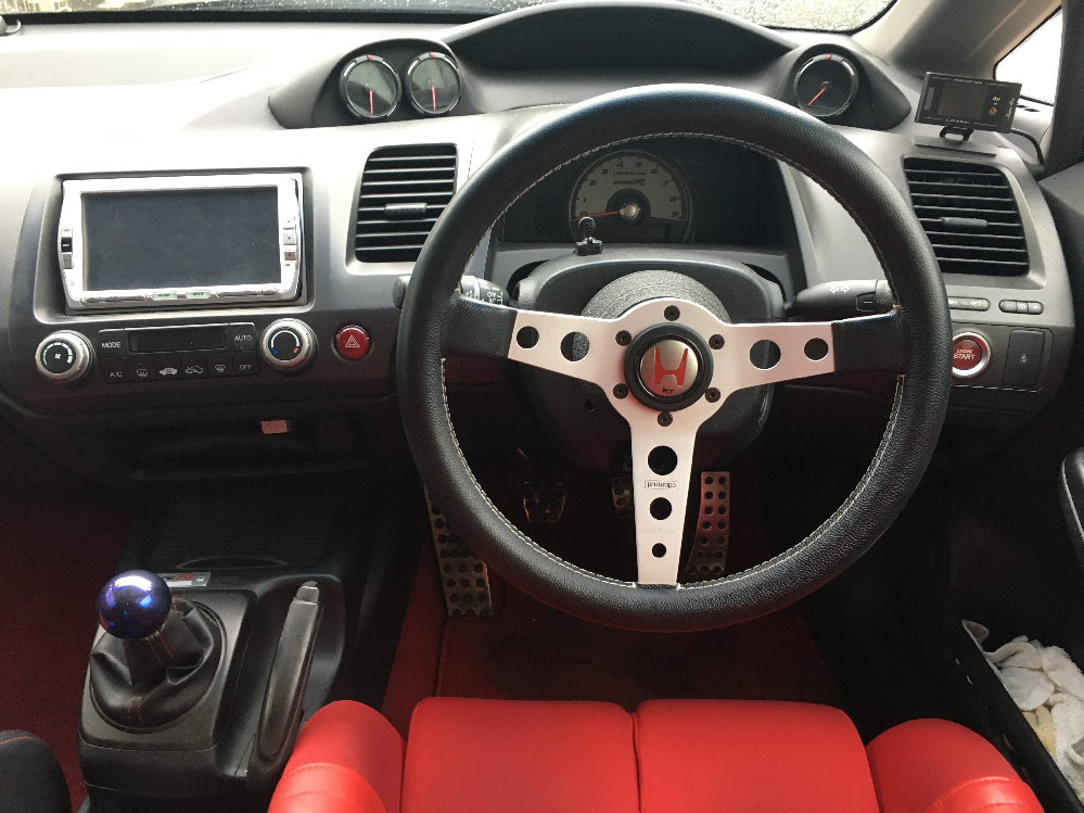 愛車のハンドルをナルディに変えたいと考えています。 - エア 愛車のハンドルをナルディに変えたいと考えています。 - エア